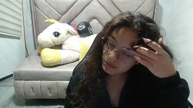 Snapshot of Velvet_Moon_V chatting on October 30, 1:23 pm Velvet Moon V online show from October 30, 1:23 pm