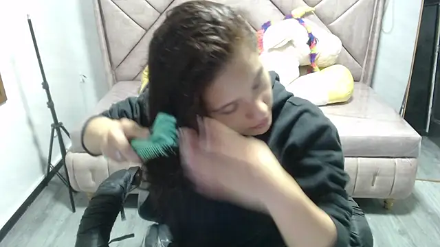 Snapshot of Velvet_Moon_V chatting on November 12, 12:27 pm Velvet Moon V online show from November 12, 12:27 pm