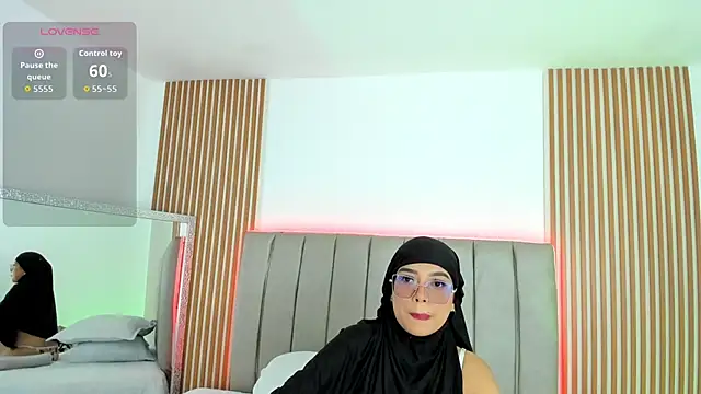 naishaa  online show from October 6, 6:49 pm