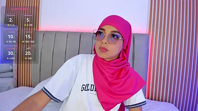 naishaa  online show from October 7, 7:00 pm