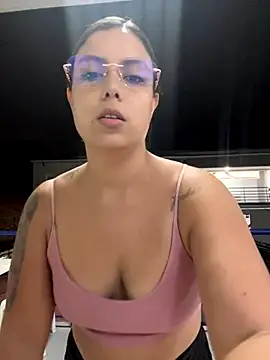 Snapshot of LICEET chatting on October 1, 11:33 pm LICEET online show from October 1, 11:33 pm