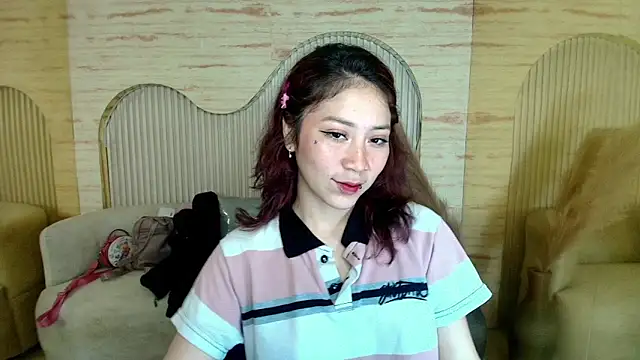 Snapshot of valentina_r_ chatting on October 18, 3:20 am valentina r online show from October 18, 3:20 am