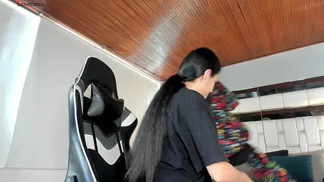 Adhara7 online show from October 15, 8:20 pm