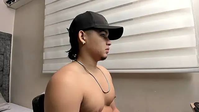 Riky Strong online show from November 7, 3:17 am