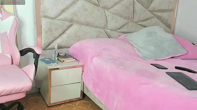 kendal hot01 online show from October 2, 10:55 am