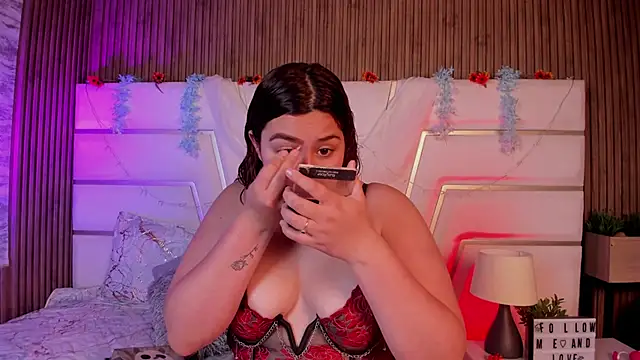 Snapshot of AdelaTaylor chatting on October 9, 7:01 pm AdelaTaylor online show from October 9, 7:01 pm