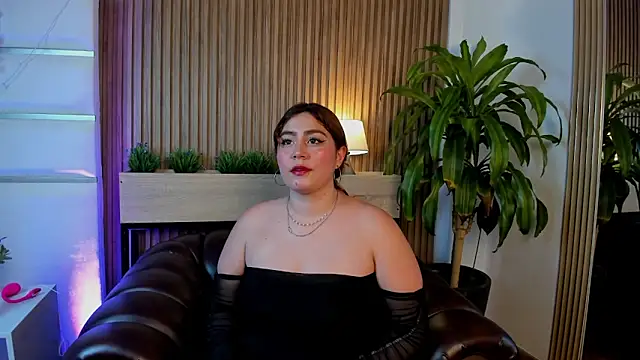 Snapshot of AdelaTaylor chatting on October 11, 9:46 pm AdelaTaylor online show from October 11, 9:46 pm