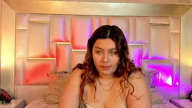 Snapshot of AdelaTaylor chatting on November 9, 1:53 pm AdelaTaylor online show from November 9, 1:53 pm