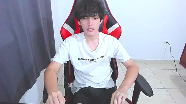 Snapshot of eren_188 chatting on October 18, 8:20 pm eren 188 online show from October 18, 8:20 pm