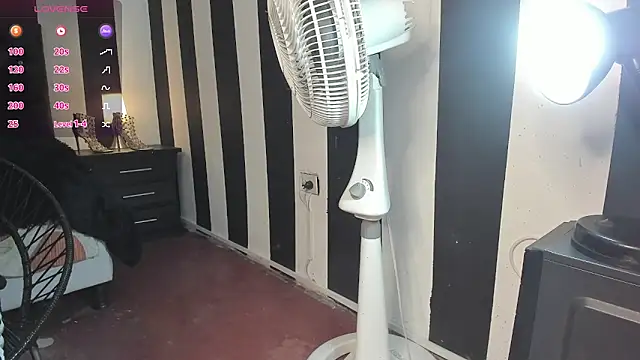 Snapshot of aliceemature4u chatting on September 9, 1:05 am aliceemature4u online show from September 9, 1:05 am