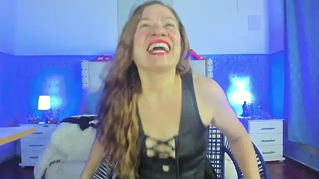 Snapshot of aliceemature4u chatting on October 16, 10:00 pm aliceemature4u online show from October 16, 10:00 pm