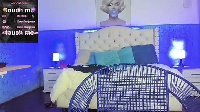 Snapshot of aliceemature4u chatting on October 21, 10:21 pm aliceemature4u online show from October 21, 10:21 pm