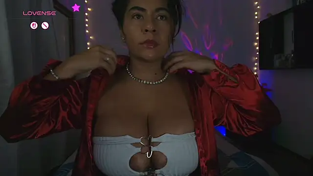 Snapshot of samanthahut1 chatting on October 18, 1:19 am samanthahut1 online show from October 18, 1:19 am