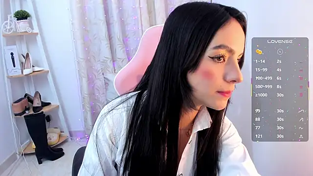 Snapshot of sarah_saenz_ chatting on October 16, 4:02 am sarah saenz online show from October 16, 4:02 am