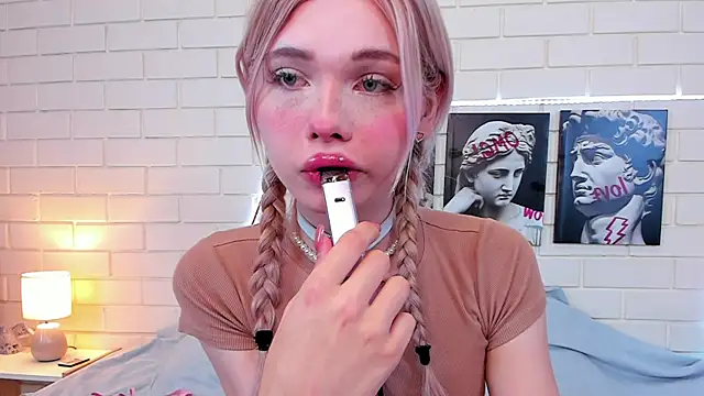 Blondy Fina online show from September 19, 4:36 am