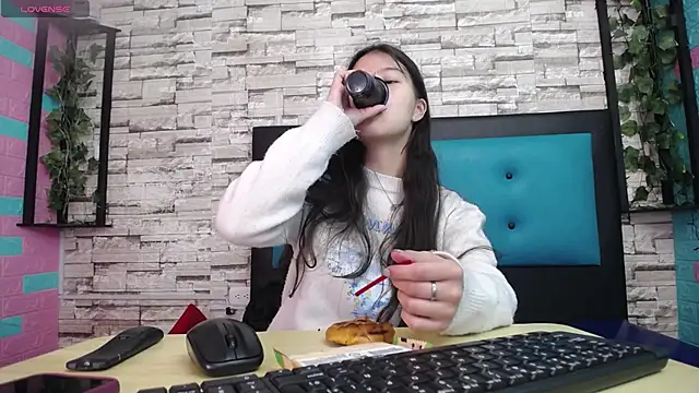 maily can online show from September 22, 12:40 pm