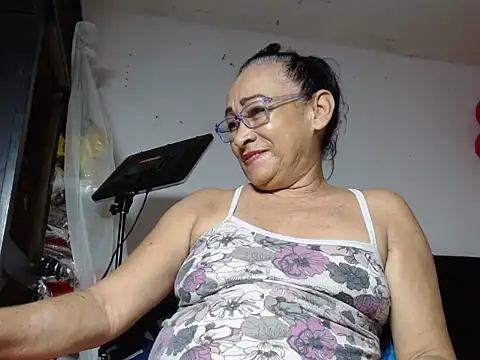 maggi hotsson online show from September 26, 8:02 pm