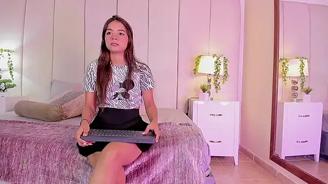 mia rousse25 online show from September 20, 1:34 pm