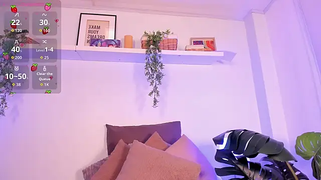 Snapshot of Vampgyal chatting on October 2, 8:05 pm Vampgyal online show from October 2, 8:05 pm