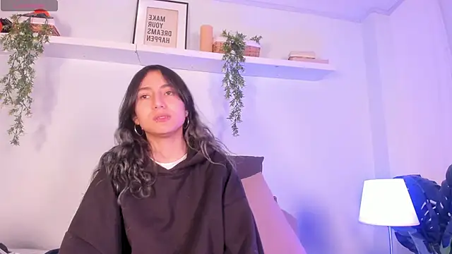 Snapshot of Vampgyal chatting on November 18, 9:41 pm Vampgyal online show from November 18, 9:41 pm