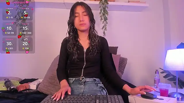 Snapshot of Vampgyal chatting on November 20, 9:58 pm Vampgyal online show from November 20, 9:58 pm