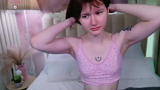 Snapshot of Aria_Vox chatting on October 4, 6:55 am Aria Vox online show from October 4, 6:55 am