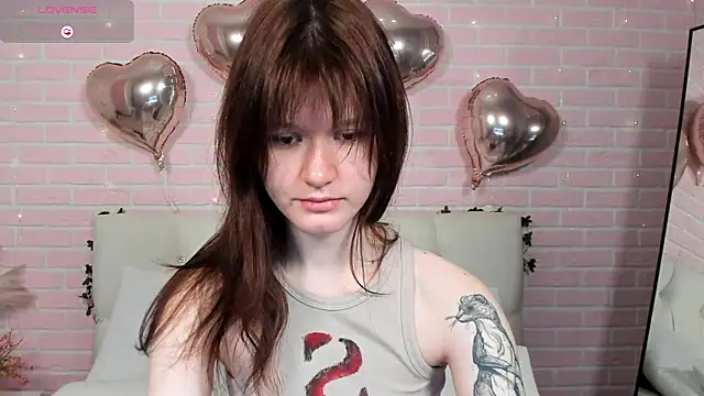 Snapshot of Aria_Vox chatting on November 8, 10:04 am Aria Vox online show from November 8, 10:04 am