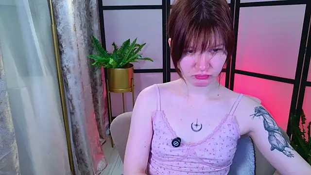 Snapshot of Aria_Vox chatting on November 9, 3:38 am Aria Vox online show from November 9, 3:38 am