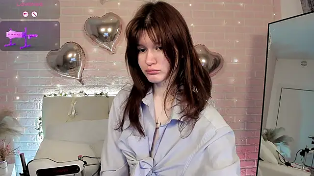 Snapshot of Aria_Vox chatting on November 14, 4:22 am Aria Vox online show from November 14, 4:22 am