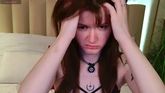 Snapshot of Aria_Vox chatting on November 30, 3:32 am Aria Vox online show from November 30, 3:32 am