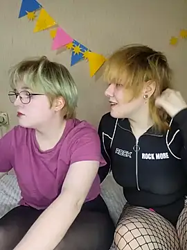 Snapshot of xrixsyx_and_ricky chatting on October 3, 4:37 pm xrixsyx and ricky online show from October 3, 4:37 pm