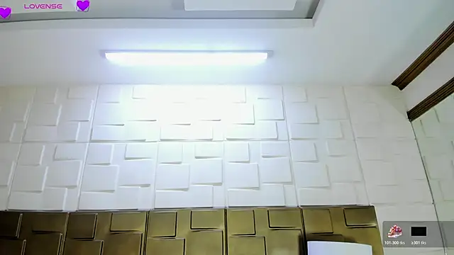 VioletLux online show from October 21, 7:47 pm