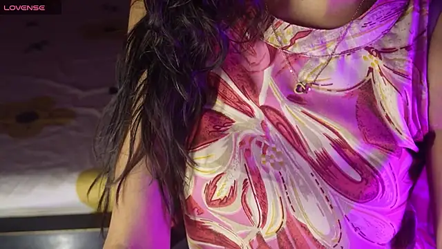 NidhiChandra online show from October 18, 11:33 am