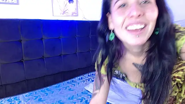 Snapshot of Aprhil_Blaze chatting on November 27, 2:41 pm Aprhil Blaze online show from November 27, 2:41 pm