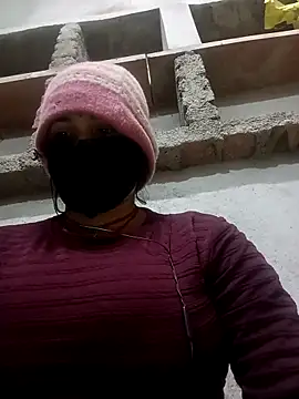 Snapshot of USER-MAYA chatting on December 5, 4:36 pm USER-MAYA online show from December 5, 4:36 pm