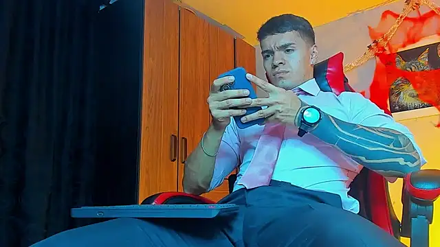 ALPHA DOMINUS  online show from October 17, 3:31 am