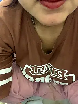 misharani00 online show from November 27, 3:52 am