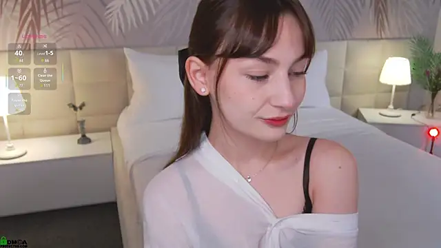 LolaPrise online show from September 28, 1:33 am