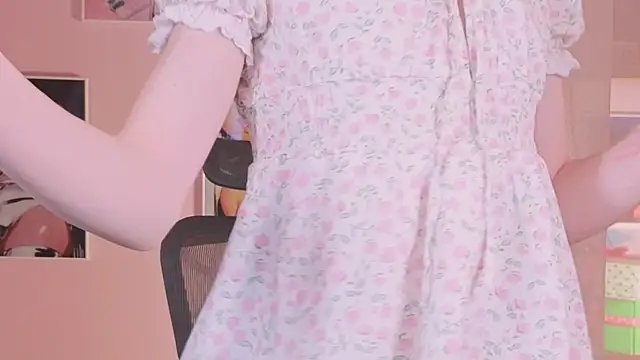 Snapshot of BarbieRichy chatting on December 5, 5:16 am BarbieRichy online show from December 5, 5:16 am