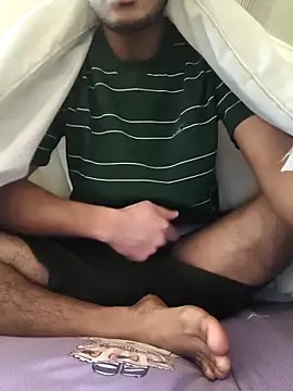 Snapshot of Hhhhh685889 chatting on December 14, 11:37 am Hhhhh685889 online show from December 14, 11:37 am