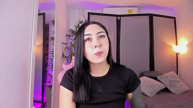 ChloeShade online show from October 31, 2:40 pm