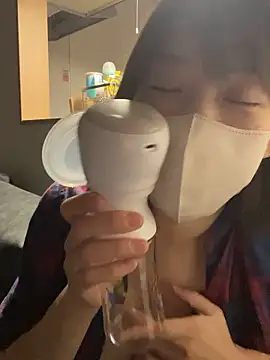 Snapshot of usako_2025 chatting on October 20, 7:36 pm usako 2025 online show from October 20, 7:36 pm