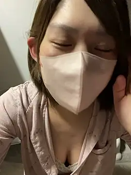 Snapshot of usako_2025 chatting on November 14, 1:21 pm usako 2025 online show from November 14, 1:21 pm