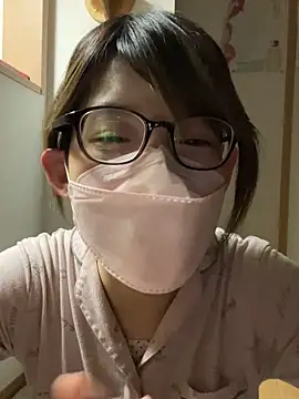 Snapshot of usako_2025 chatting on November 25, 4:29 pm usako 2025 online show from November 25, 4:29 pm