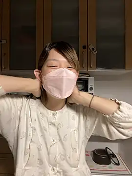 Snapshot of usako_2025 chatting on November 28, 10:40 am usako 2025 online show from November 28, 10:40 am