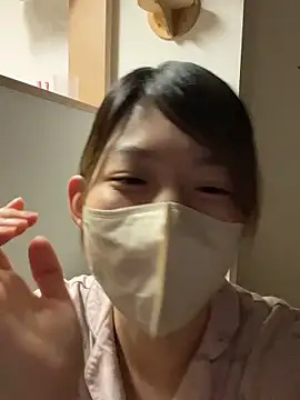 Snapshot of usako_2025 chatting on December 15, 12:20 pm usako 2025 online show from December 15, 12:20 pm