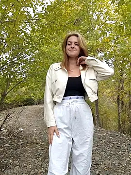 Snapshot of YOOUR_EVAA chatting on September 22, 5:42 am YOOUR EVAA online show from September 22, 5:42 am