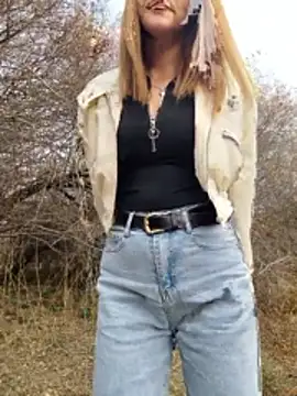 Snapshot of YOOUR_EVAA chatting on October 26, 9:26 am YOOUR EVAA online show from October 26, 9:26 am