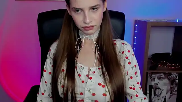 LuxMaya online show from November 12, 7:42 am