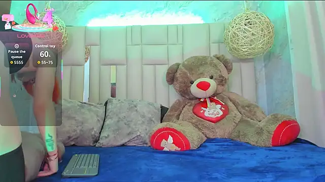 NikkyyRed online show from September 12, 3:50 am